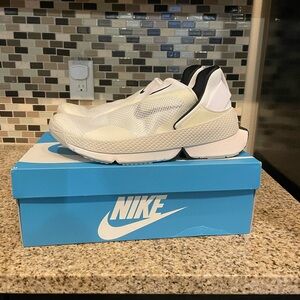 New in box Nike men’s Go Flyease shoes.